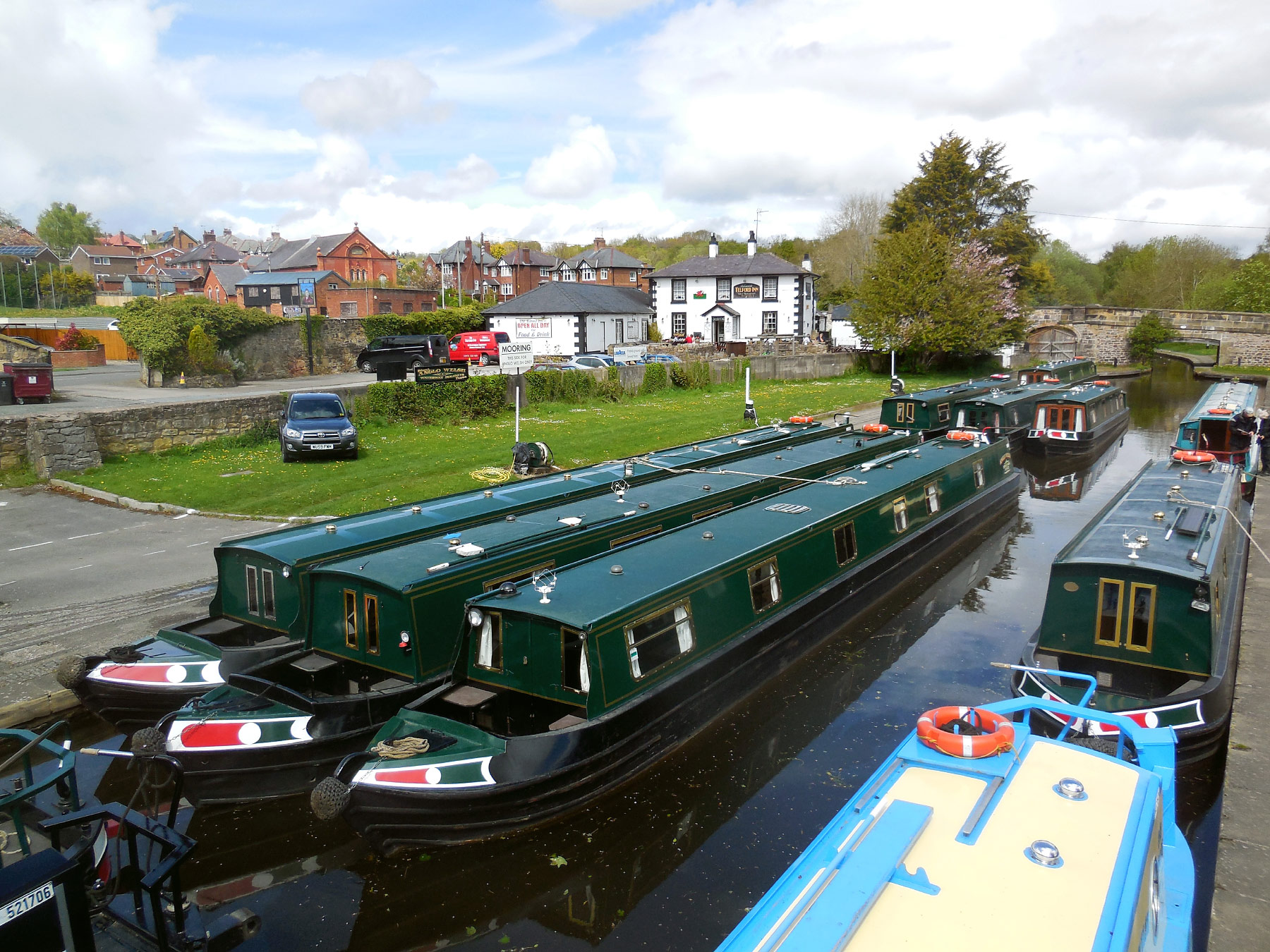 Trever Basin, Llangollen